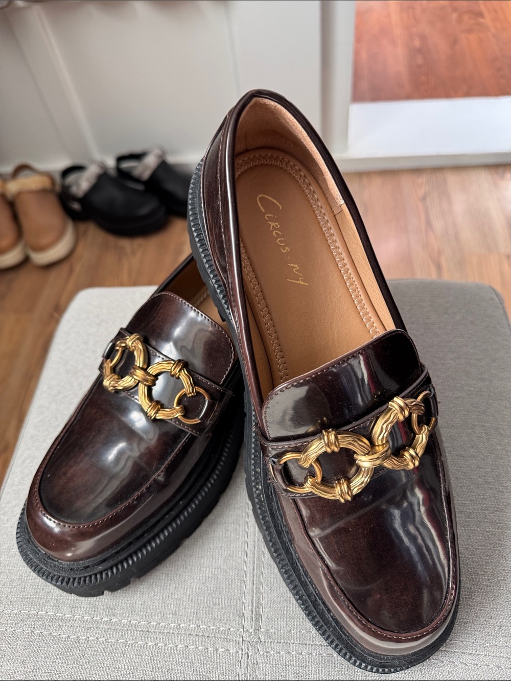 Circus NY by Sam Edelman Dark Brown Patent Loafers with Gold Chain Accent Sz10 - Picture 5 of 16